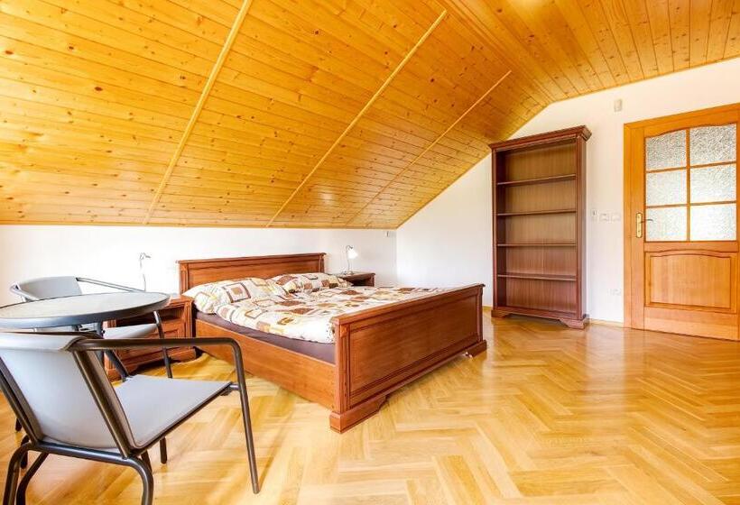 Апартаменты 1 Спальня Вид на Сад, Apartmány Na Farmě