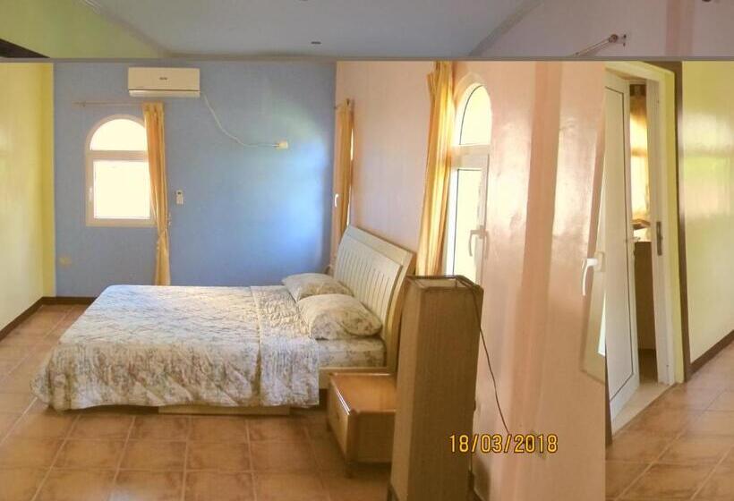 패밀리 룸 공용 욕실, Cabilao Sunset Dive & Beach Resort