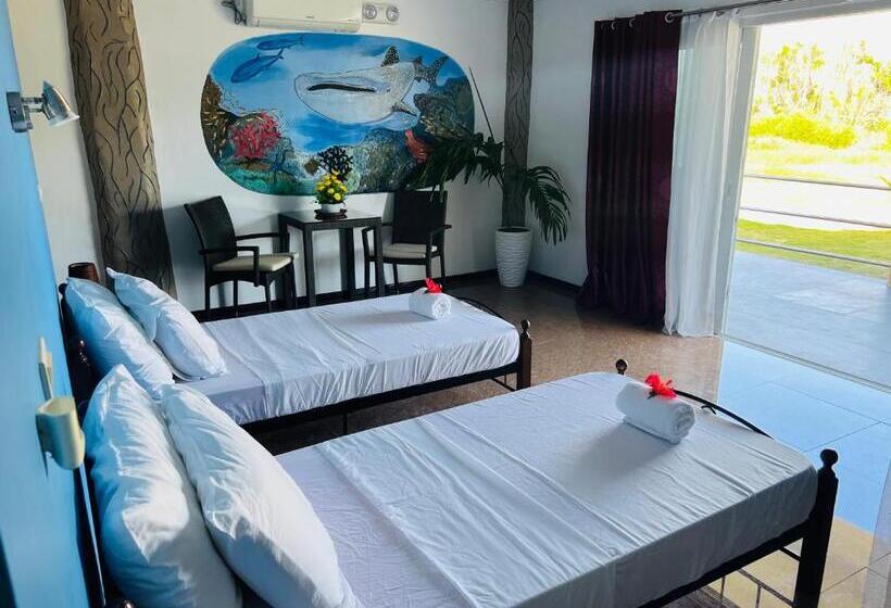 디럭스 방갈로, Cabilao Sunset Dive & Beach Resort
