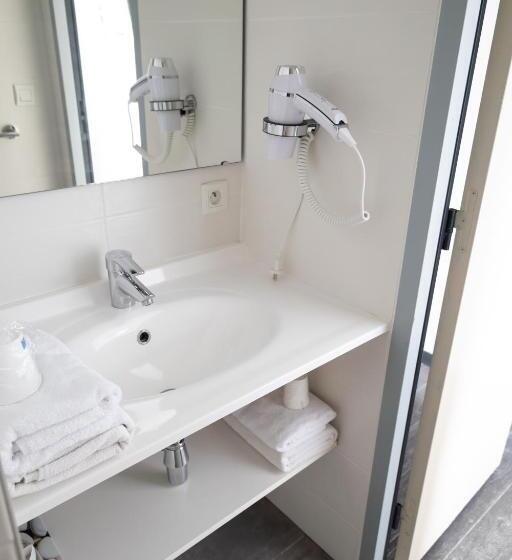 Номер Комфорт, Brit Hotel Confort Saint Lô