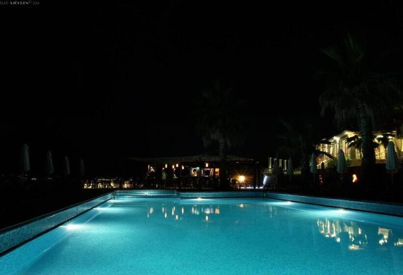 اتاق لوکس با چشم‌انداز دریا, Crystal Beach