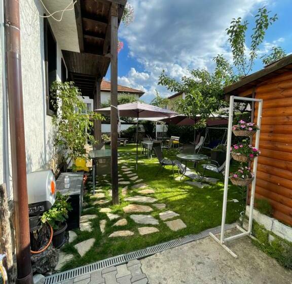 Номер Стандарт Трехместный, Guest House Elit