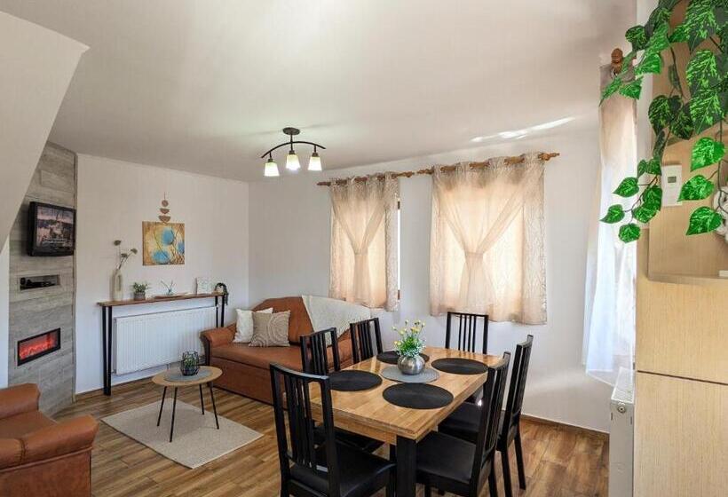 آپارتمان 2 خوابه, Pallos Apartments