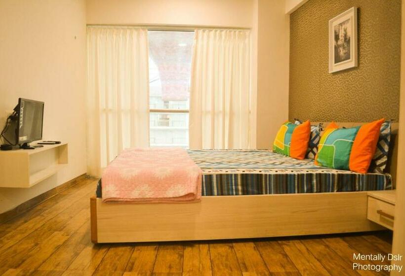 带1个卧室带泳池的公寓, 7 Star Weekend Studio At Rajhans Belliza By Global Hospitality