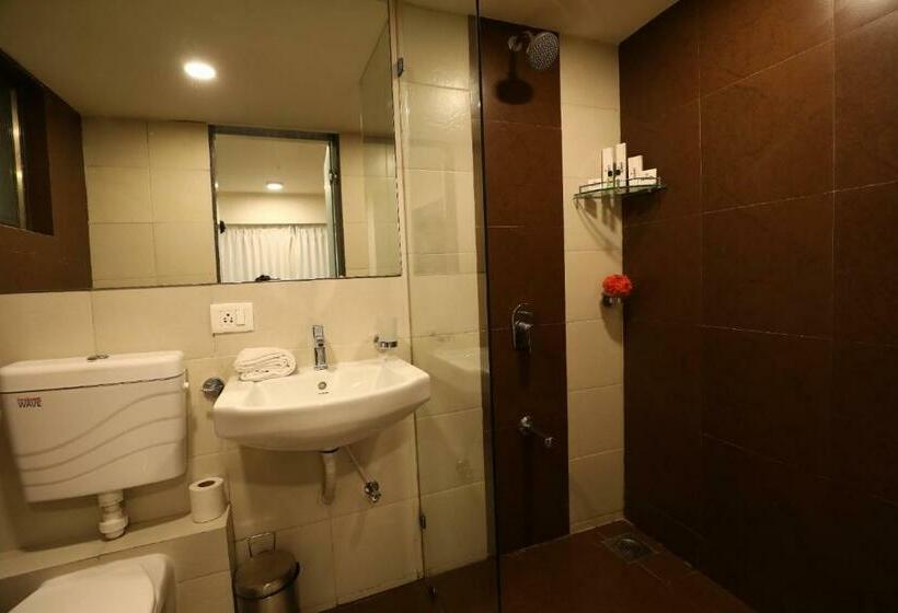 带1个卧室带泳池的公寓, 7 Star Weekend Studio At Rajhans Belliza By Global Hospitality