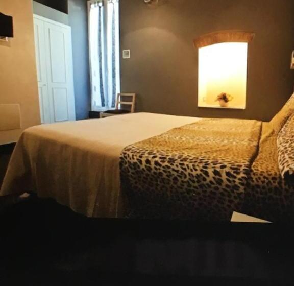 اتاق لوکس با تخت بزرگ, B&b Maddalena
