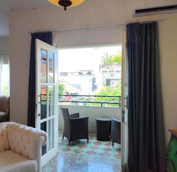 Полулюкс, Su S Cottages Legian
