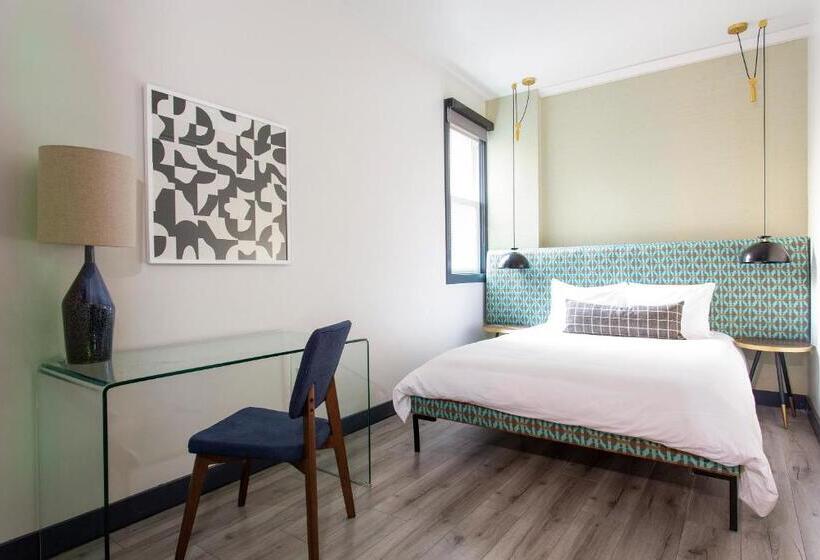 Suite Deluxe, Epik