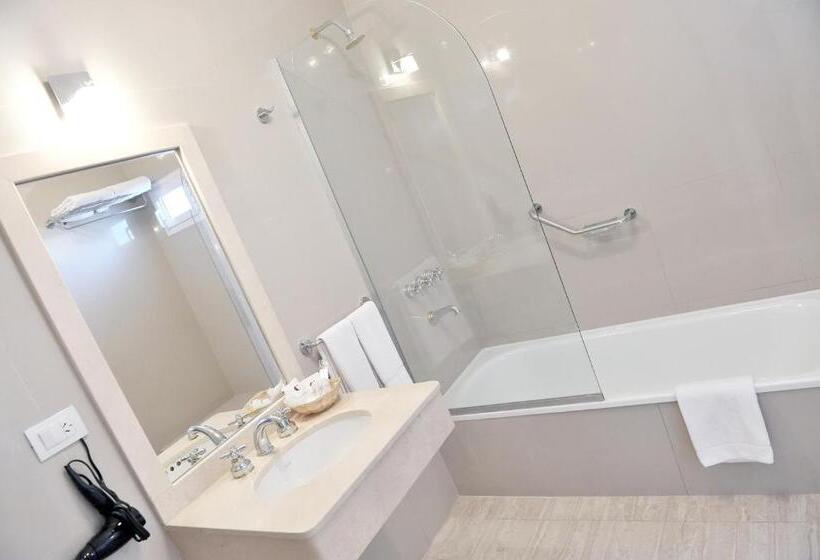 اتاق استاندارد سه نفره, Luxor Hotel & Spa