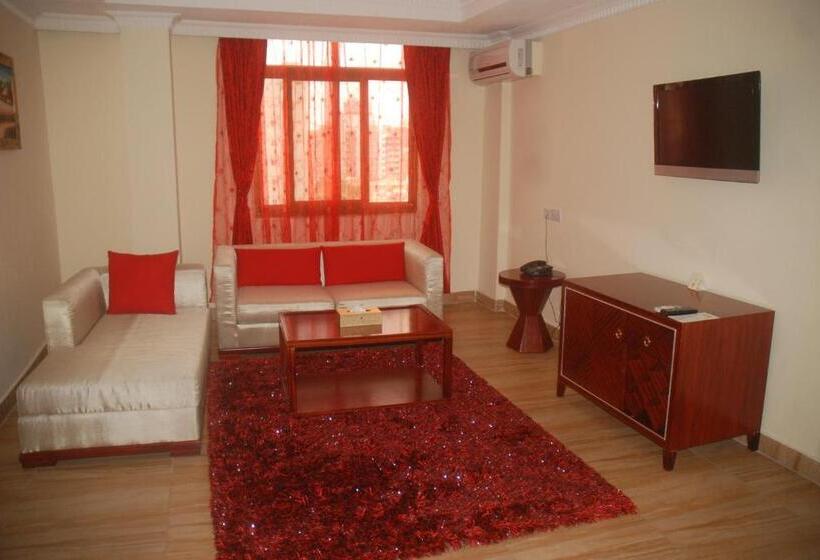 سوییت جونیور, Tiffany Diamond Hotels Ltd   Indira Gandhi Street