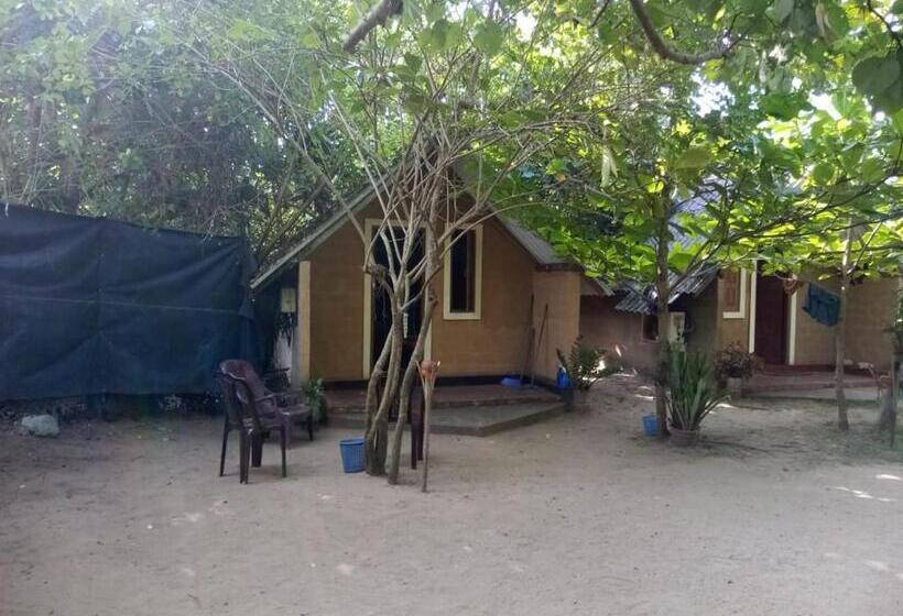 Номер Стандарт Вид на Сад, By The C  Cabanas