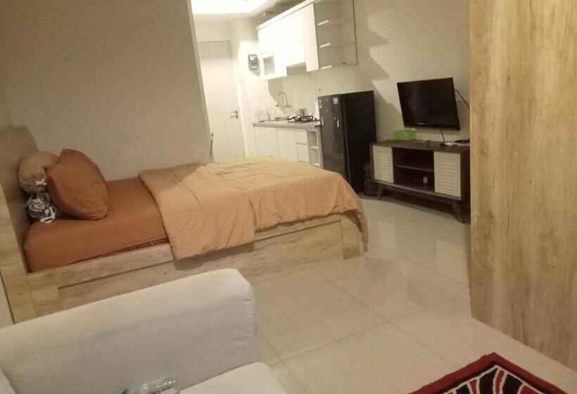 Апартаменты Deluxe 1 Спальня, Apartemen Grand Kamala Lagoon Bekasi By Cicie Room