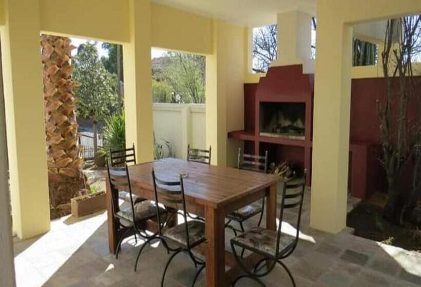 Четырехместный Номер Стандарт, Travellers Joy Guest House
