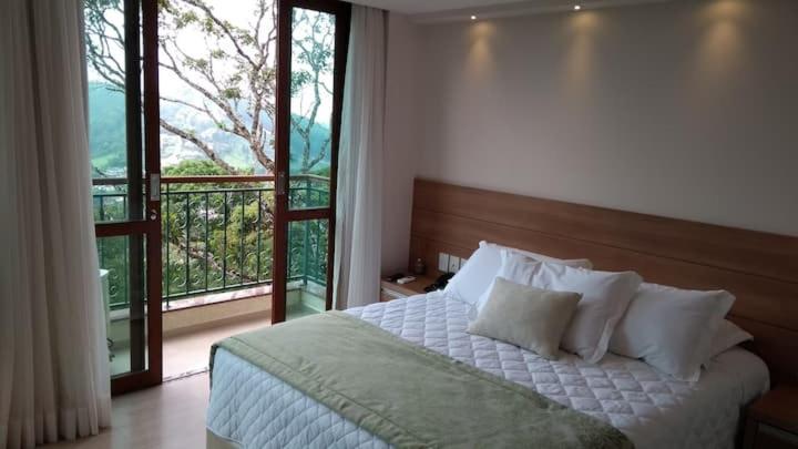 آپارتمان 1 خوابه با چشم‌انداز, Flat Vista Azul