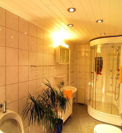 四人标准间, Monteurwohnung Krings Ferienwohnung Am Steinbüchel 1