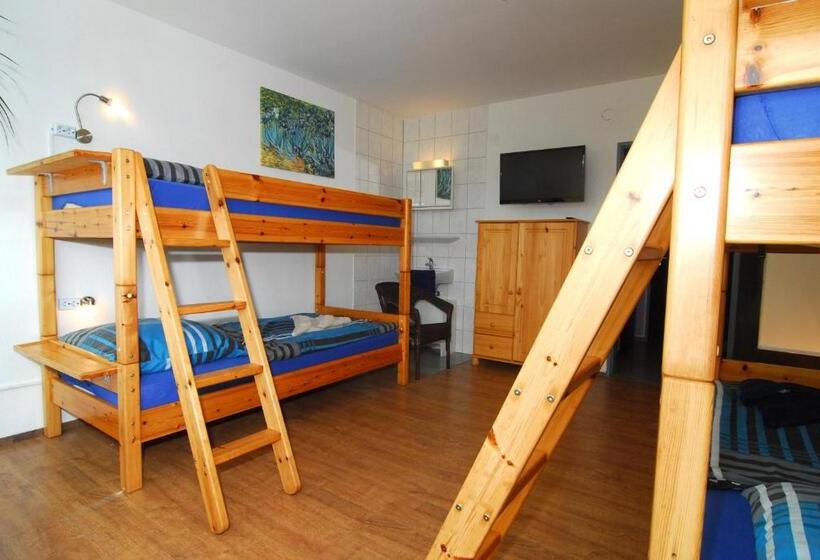 四人标准间, Monteurwohnung Krings Ferienwohnung Am Steinbüchel 1