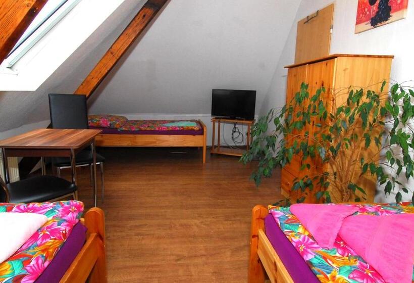 标准三人间, Monteurwohnung Krings Ferienwohnung Am Steinbüchel 1