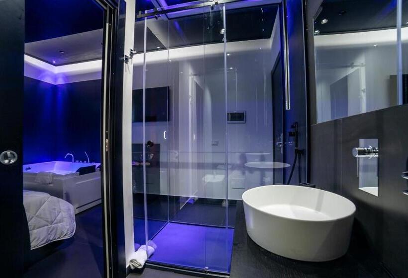 اتاق استاندارد با وان آب گرم, Maximum Hub Suite&spa
