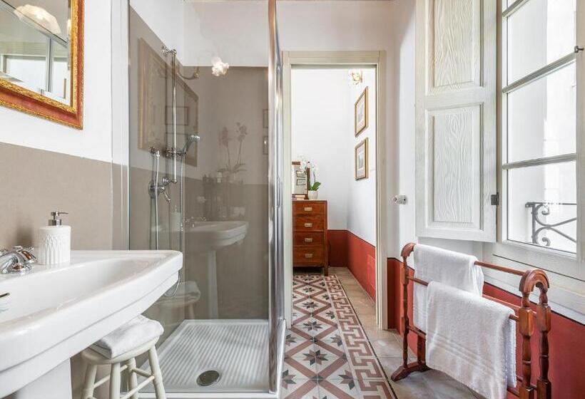 Deluxe Room Mountain View, Palazzo Cherchi