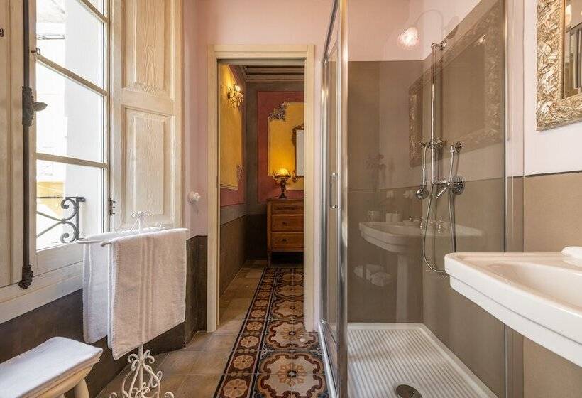 اتاق لوکس, Palazzo Cherchi