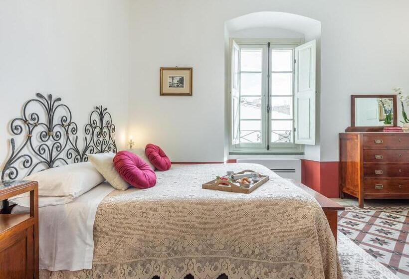 Deluxe Room Mountain View, Palazzo Cherchi