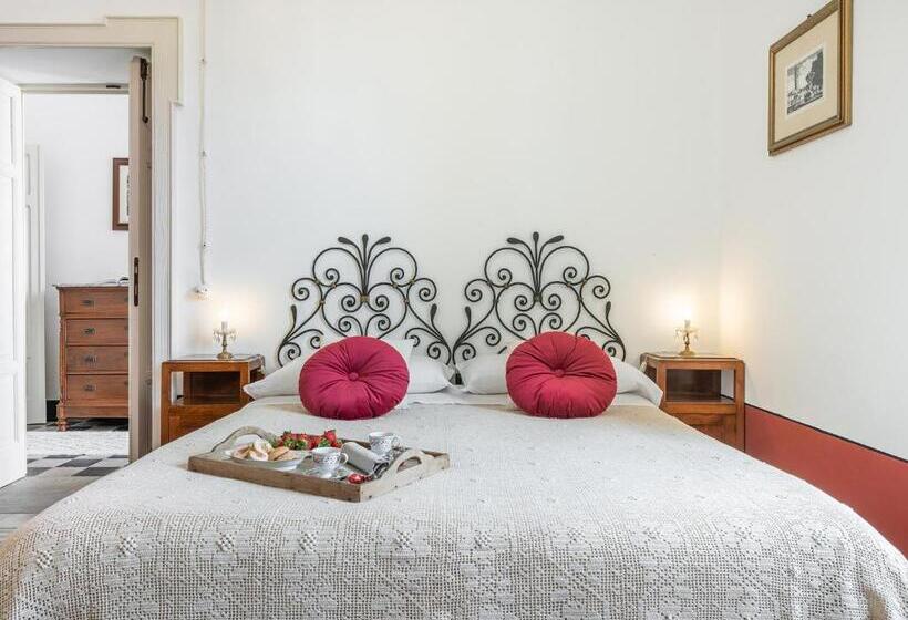 Deluxe Room Mountain View, Palazzo Cherchi