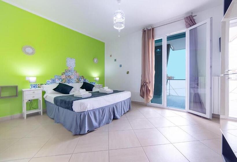 اتاق استاندارد چهارنفره با بالکن, Sterlizia Rooms