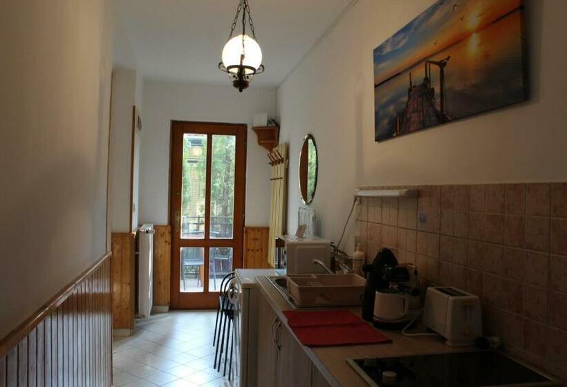 آپارتمان 1 خوابه همکف, Vicze Apartmanház