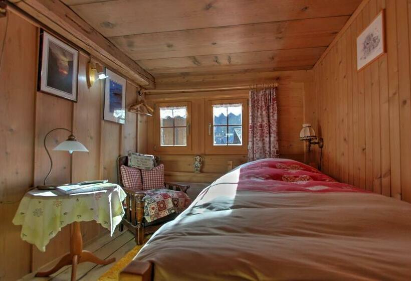 اتاق خانوادگی, B&b La Pivoine