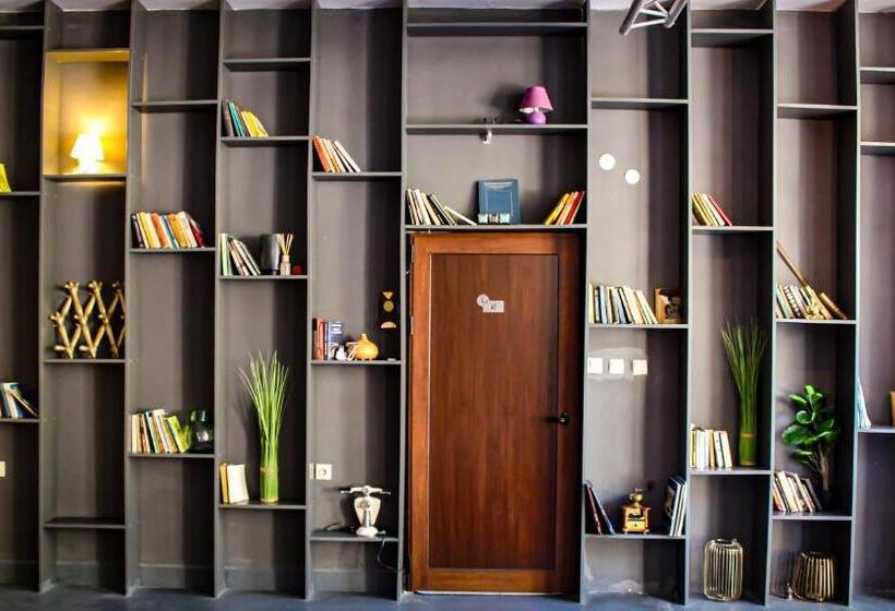 استودیوی لوکس, R34 Boutique Guest House