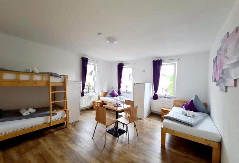 Номер Стандарт Четырехместный Совместный Санузел, My Hostel Füssen