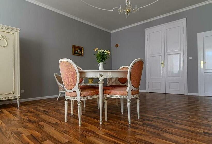 Люкс Повышенной Комфортности, Penzion Florián Telč