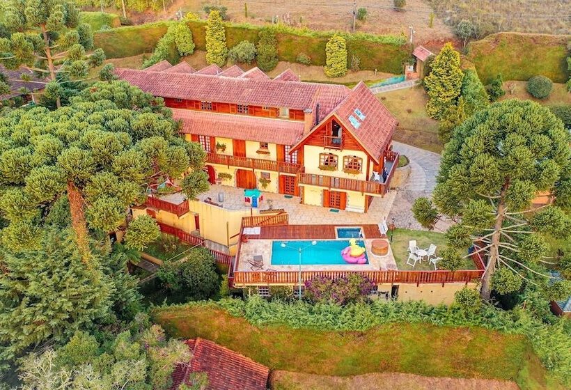 سوییت خانوادگی, Mansao Austriaca Guesthouse