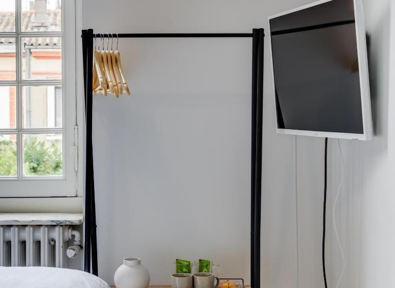 Номер Стандарт, Hôtel Une Chambre En Ville