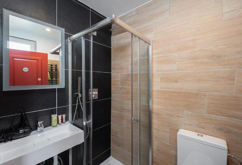 Номер Deluxe, Hôtel Une Chambre En Ville