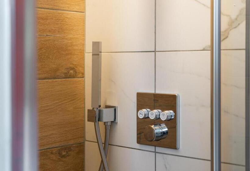 Номер Стандарт Индивидуальный, Hôtel Une Chambre En Ville