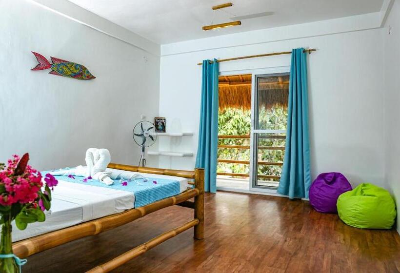 스탠다드 트리플 룸, Lunazul Guesthouse