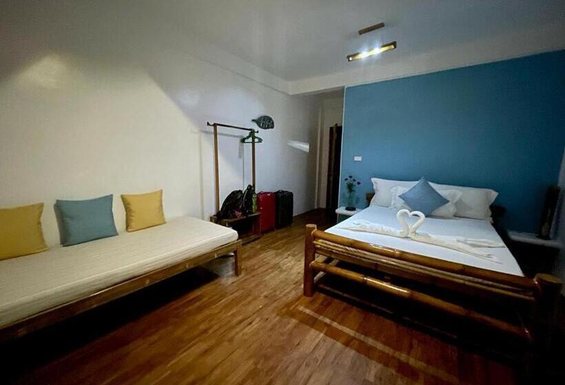 스탠다드 트리플 룸, Lunazul Guesthouse