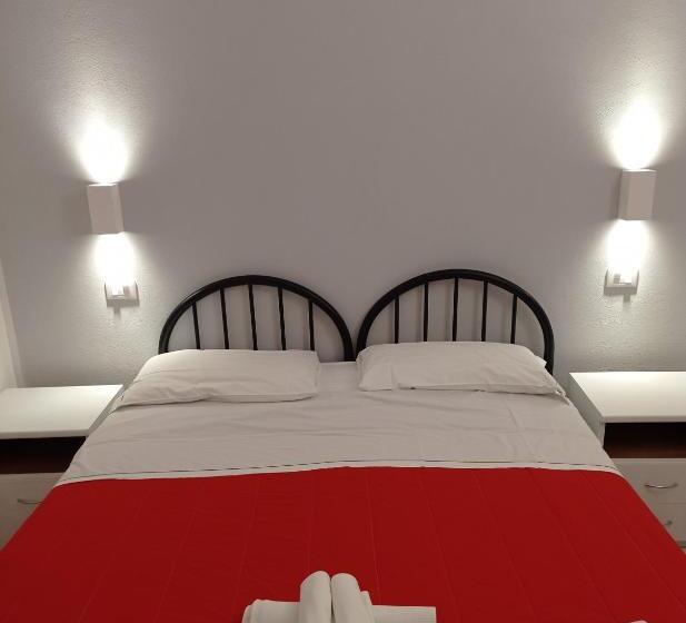 اتاق اکونومی, Cecio 5 Terre Rooms