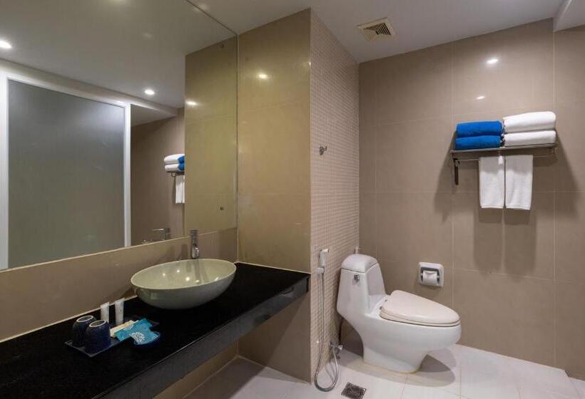 اتاق لوکس با چشم‌انداز استخر, Arinara Beach Resort Phuket   Sha Extra Plus