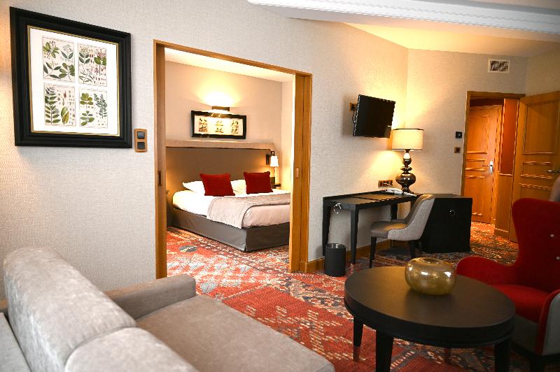 اتاق لوکس با چشم‌انداز استخر, Arinara Beach Resort Phuket   Sha Extra Plus