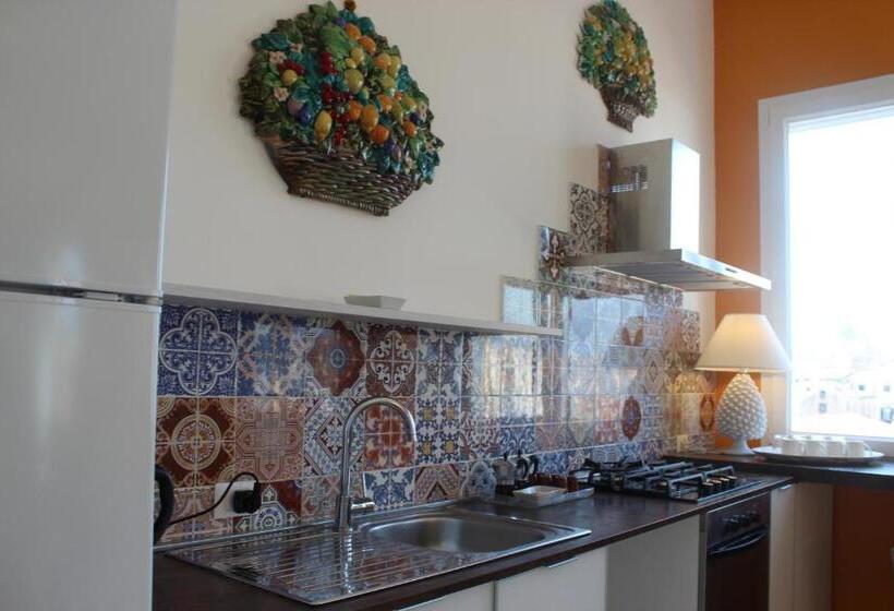 سوییت جونیور با بالکن, La Maison Del Sole