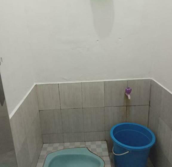 经济房, Penginapan Karanglaut Sayangheulang