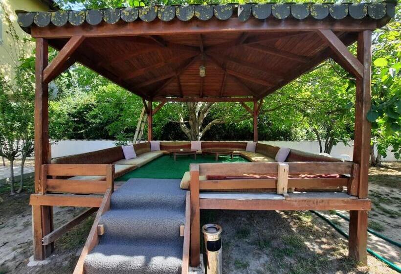 Апартаменты 1 Спальня Вид на Сад, Summer Life Villa Apart