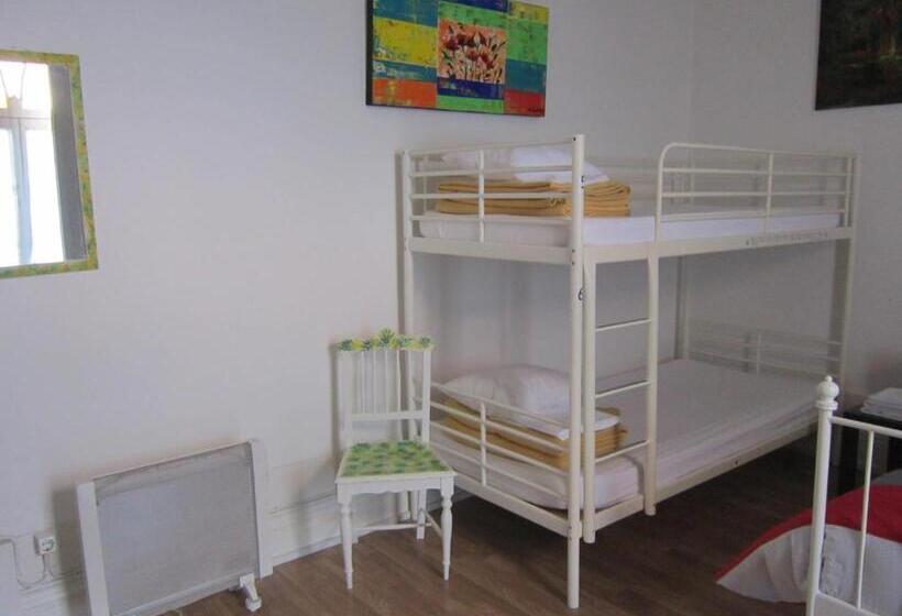 اتاق خانوادگی, Hostel Prime Guimaraes