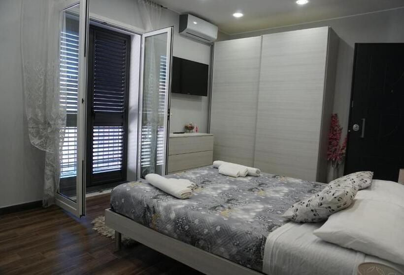 اتاق استاندارد سه نفره, B&b Porta Garibaldi