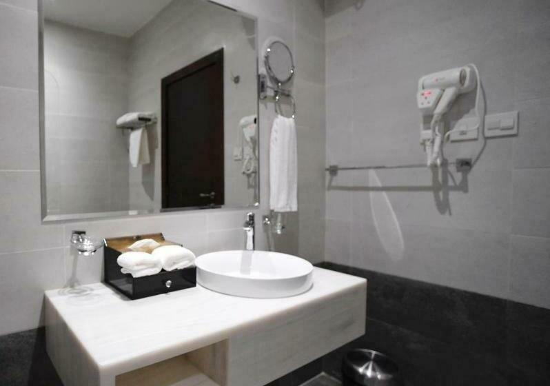 带大床的豪华间, Celine Home Serviced Apartment Al Malqa