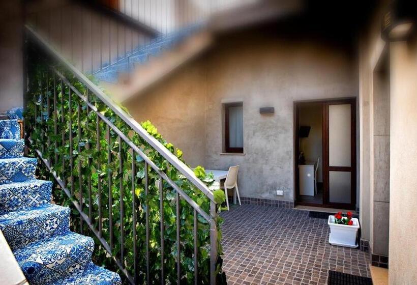اتاق لوکس, Catania Rooms