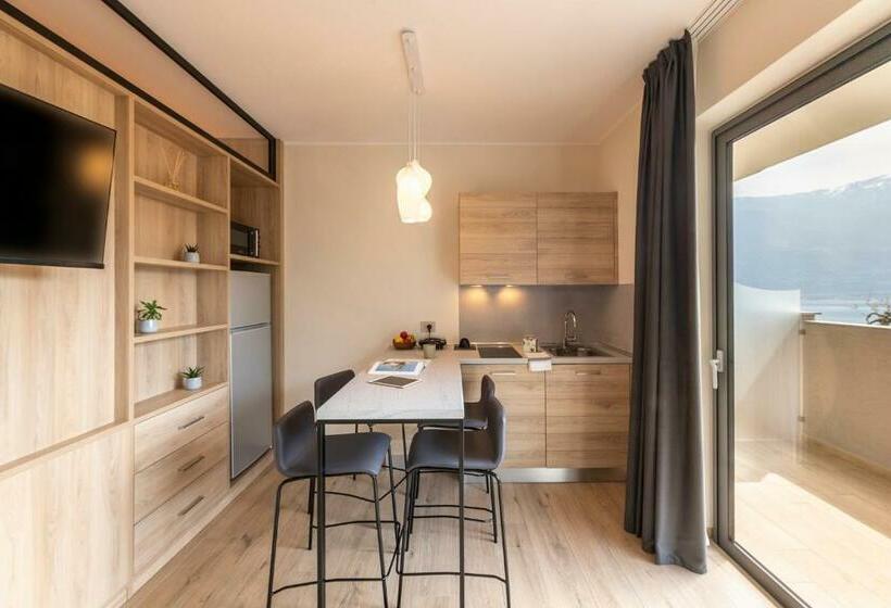استودیوی لوکس, Evo Suites Apartments