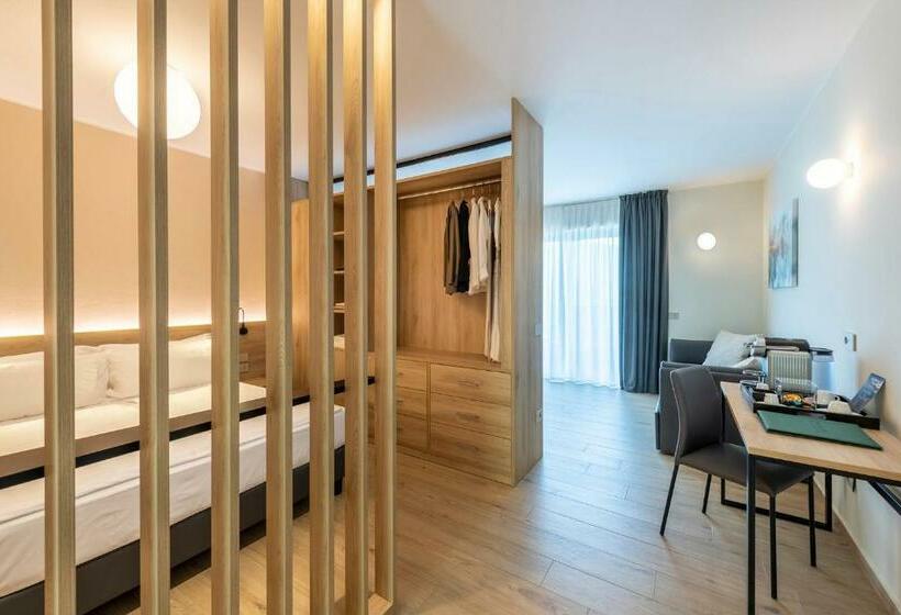 استودیوی لوکس, Evo Suites Apartments